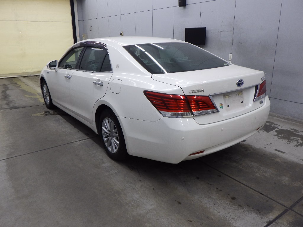 TOYOTA CROWN