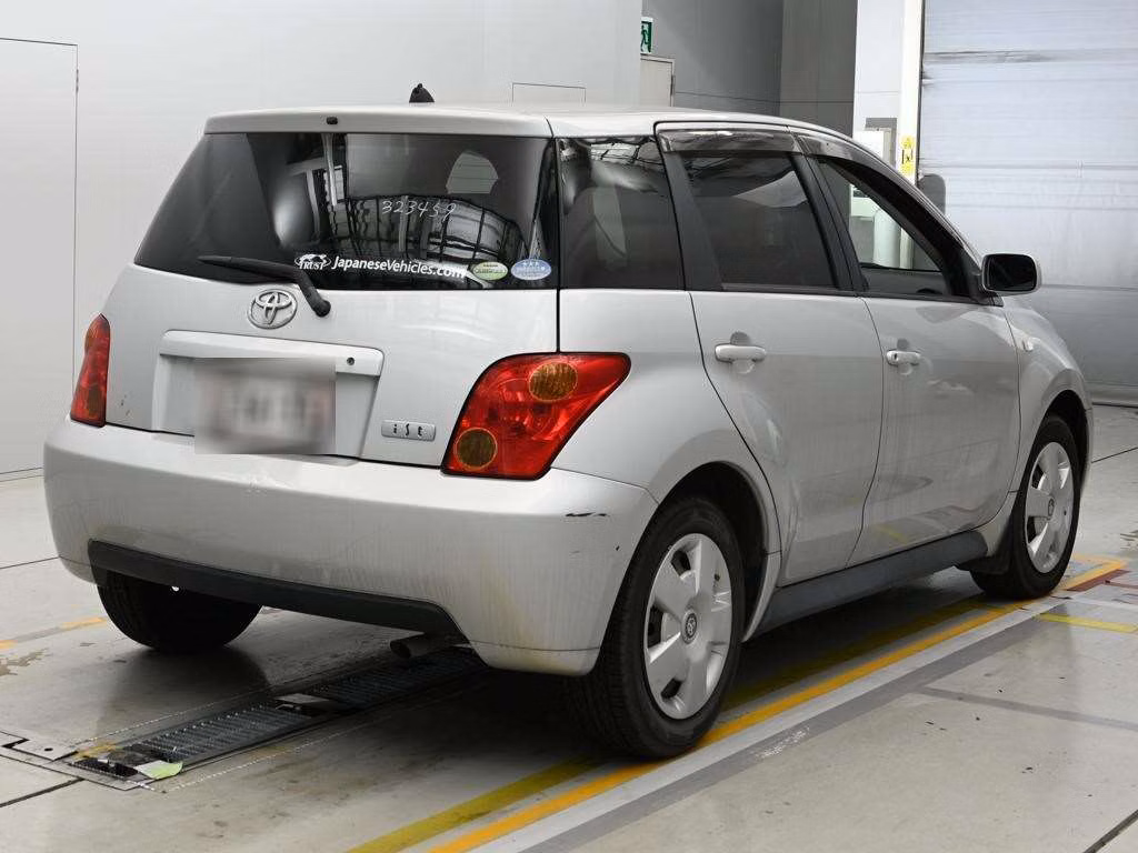 TOYOTA IST