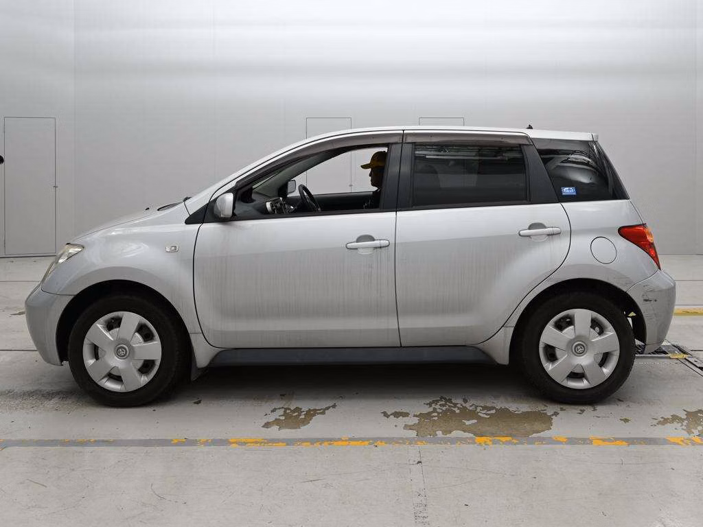 TOYOTA IST
