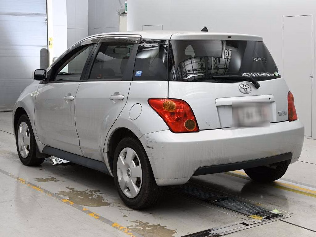 TOYOTA IST
