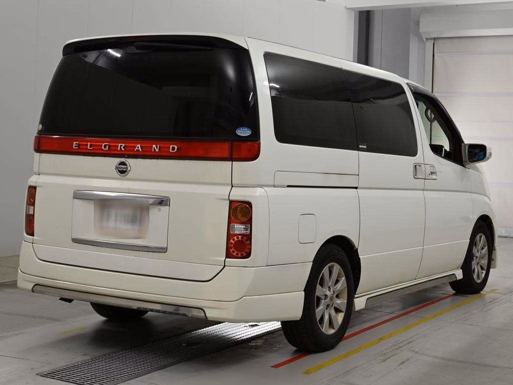 NISSAN ELGRAND