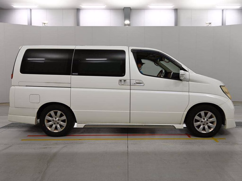 NISSAN ELGRAND