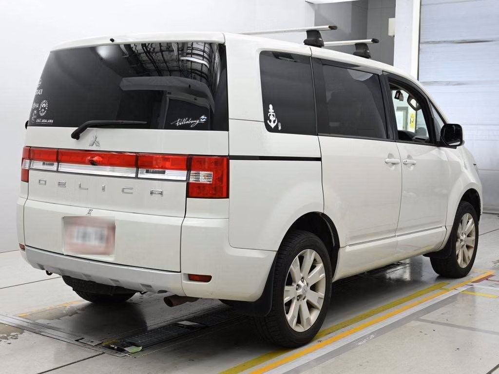 MITSUBISHI DELICA D:5