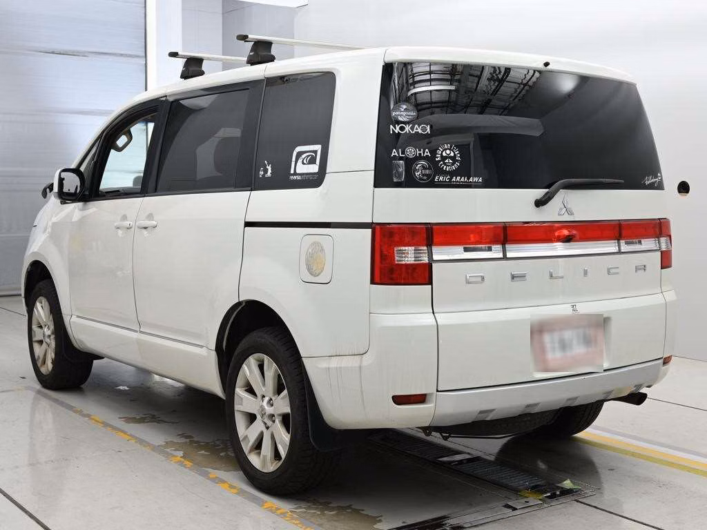 MITSUBISHI DELICA D:5