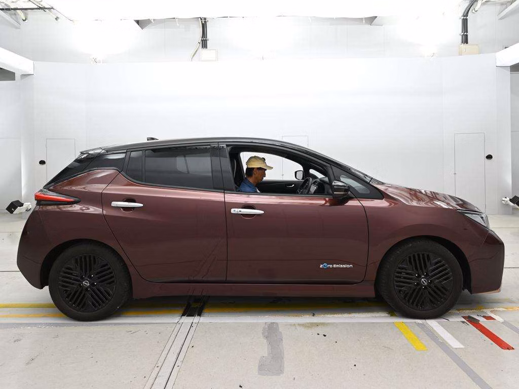 NISSAN LEAF