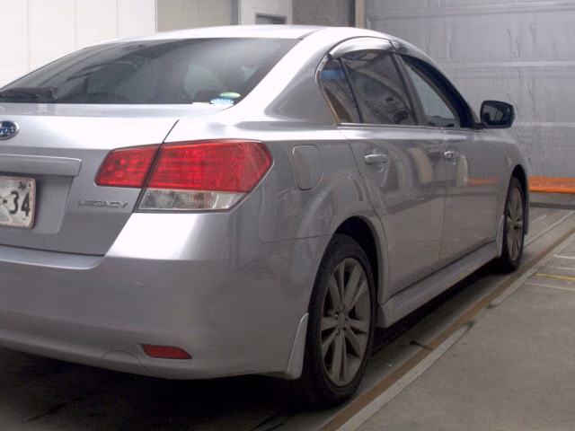 SUBARU LEGACY B4