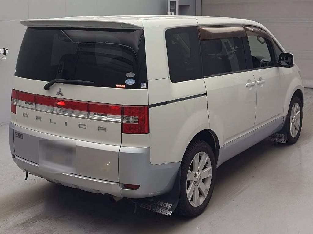 MITSUBISHI DELICA D:5