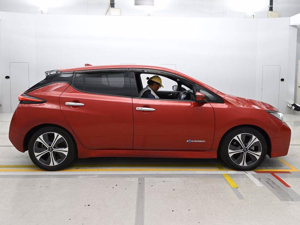NISSAN LEAF
