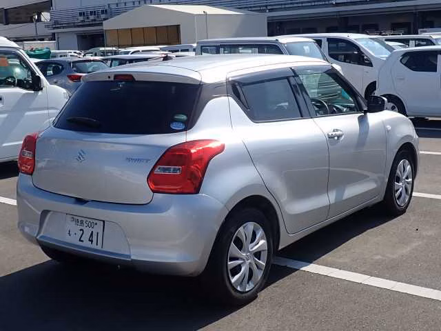 SUZUKI SWIFT