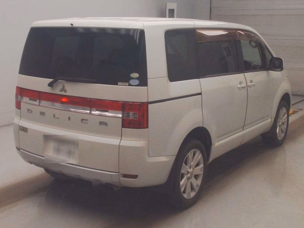MITSUBISHI DELICA D:5