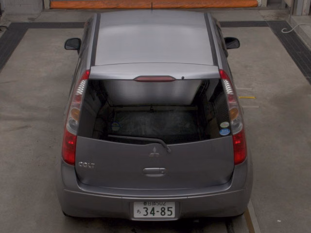 MITSUBISHI COLT