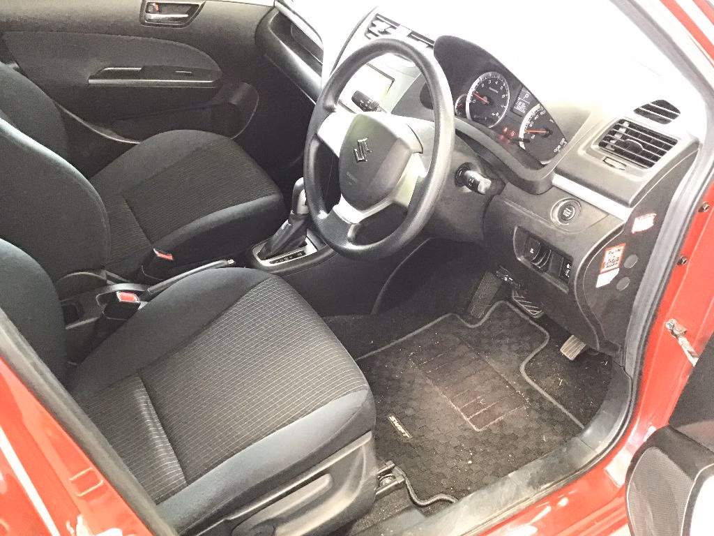 SUZUKI SWIFT