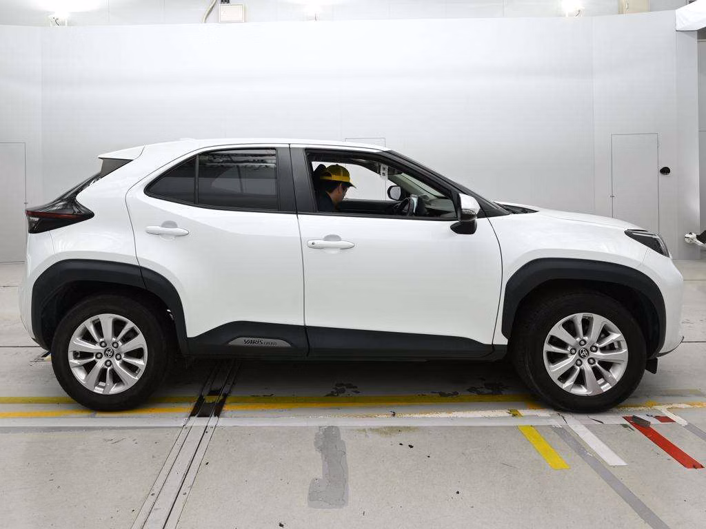 TOYOTA YARIS CROSS