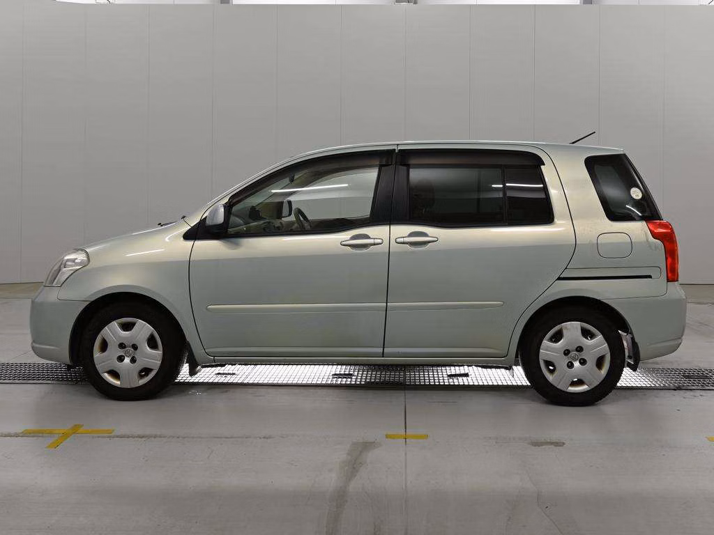 TOYOTA RAUM