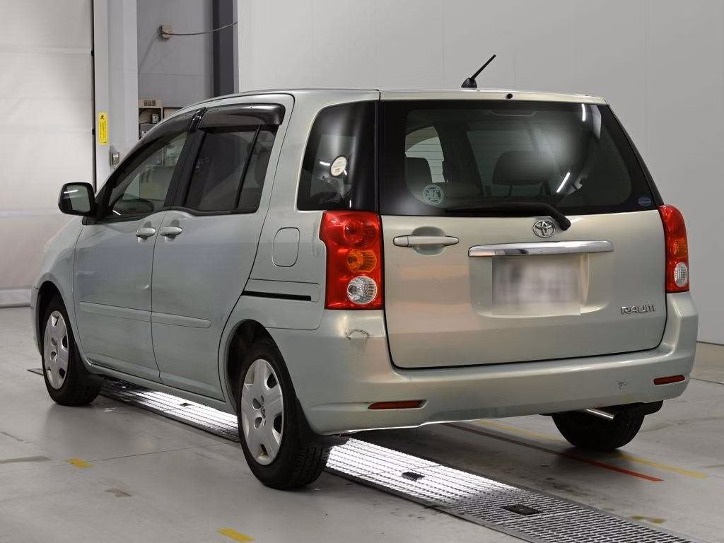 TOYOTA RAUM