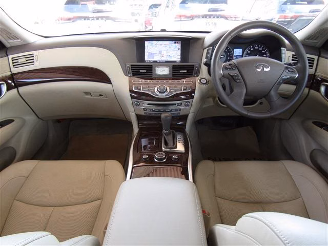 NISSAN FUGA