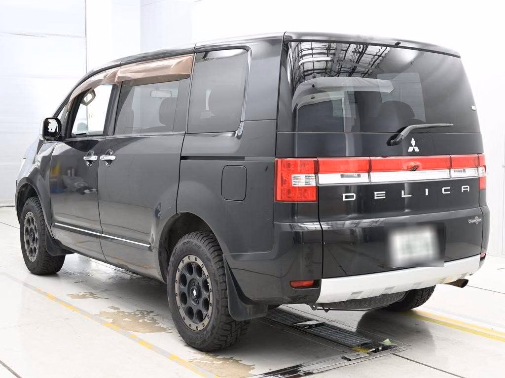 MITSUBISHI DELICA D:5