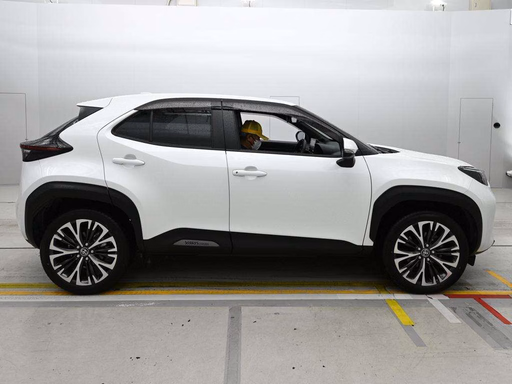 TOYOTA YARIS CROSS