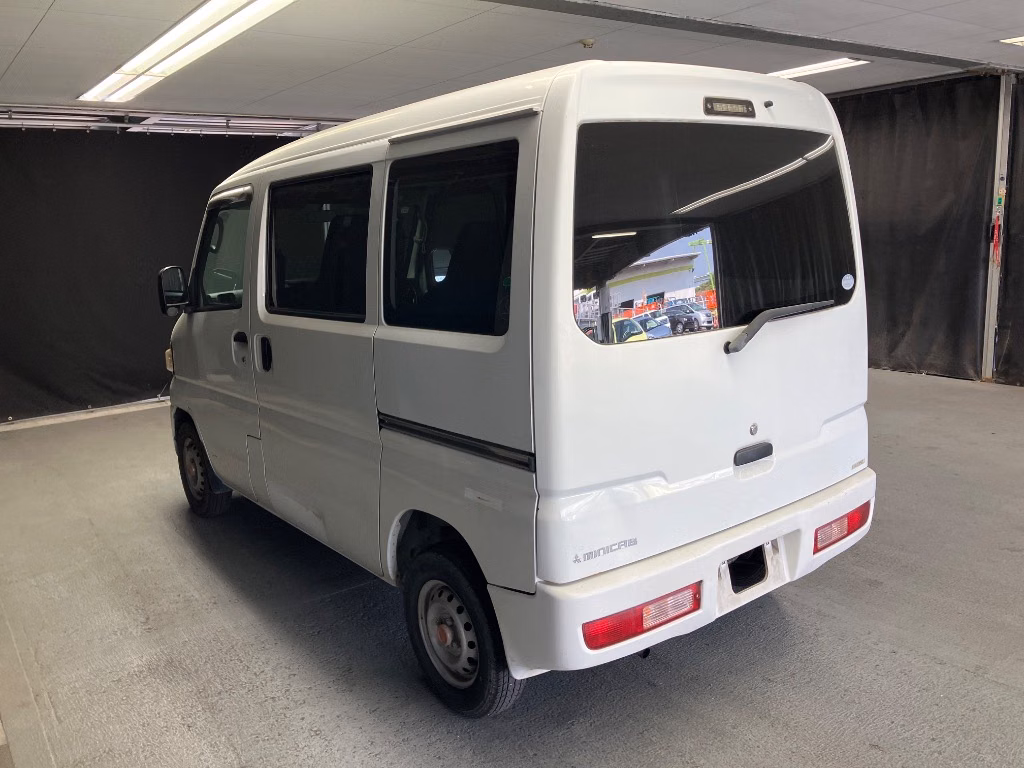 MITSUBISHI MINICAB