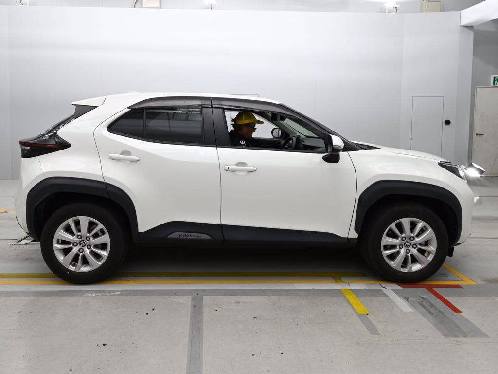 TOYOTA YARIS CROSS