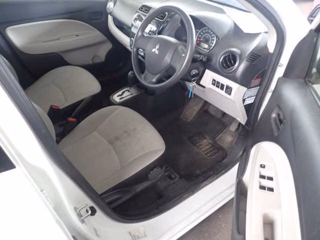 MITSUBISHI MIRAGE