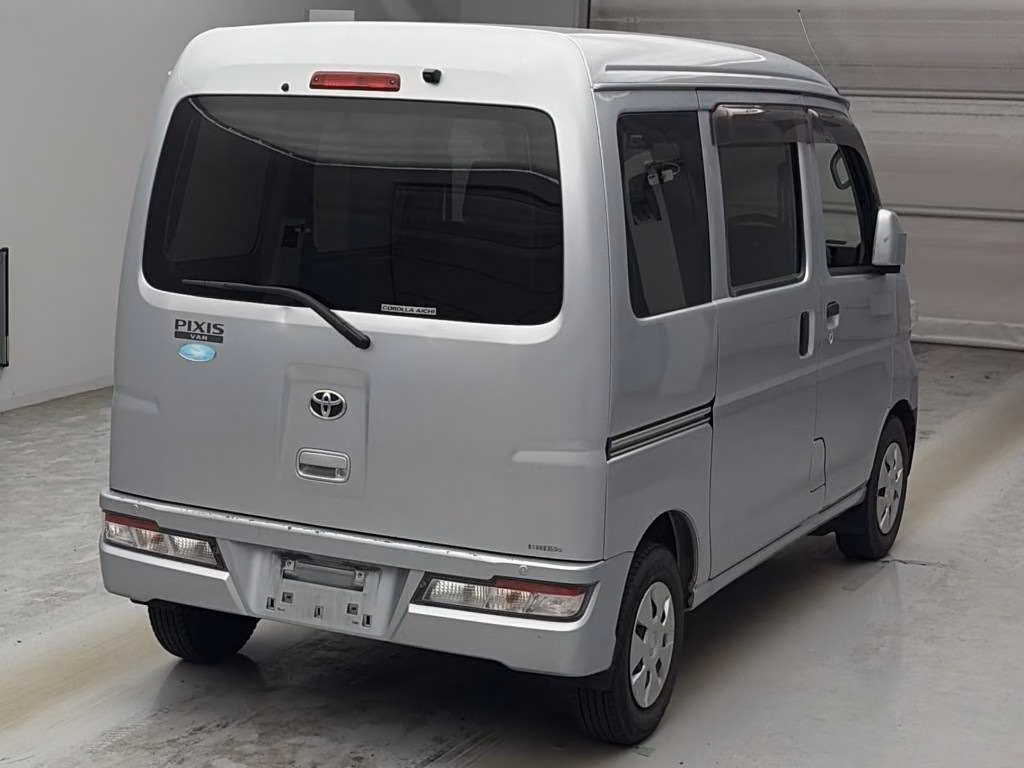TOYOTA PIXIS VAN