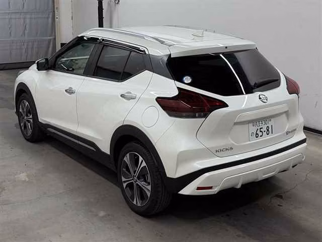NISSAN KICKS