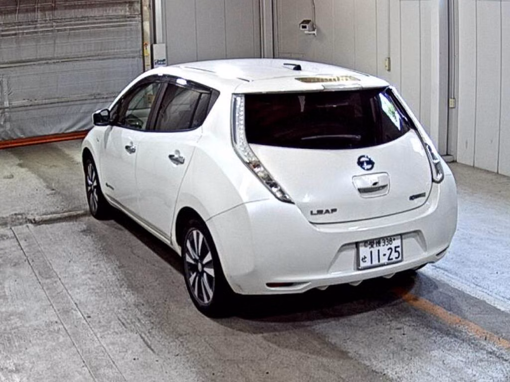 NISSAN LEAF