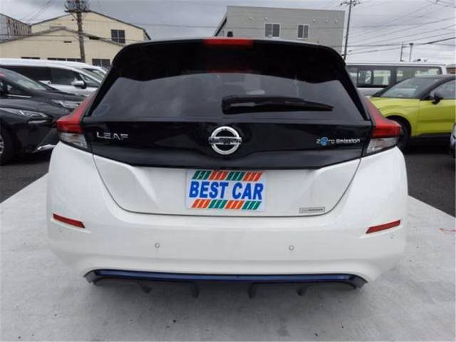 NISSAN LEAF