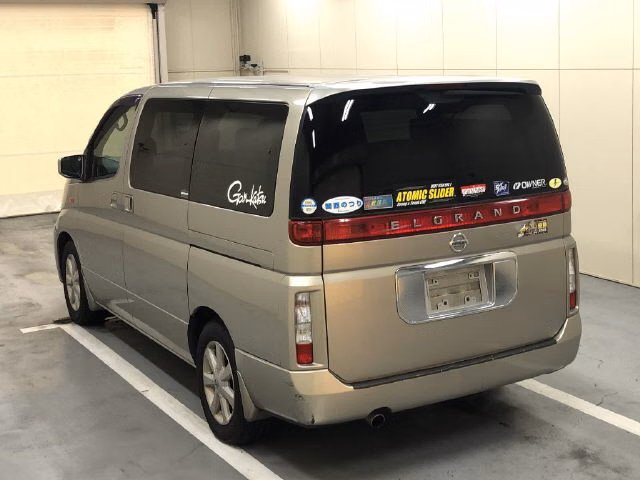 NISSAN ELGRAND