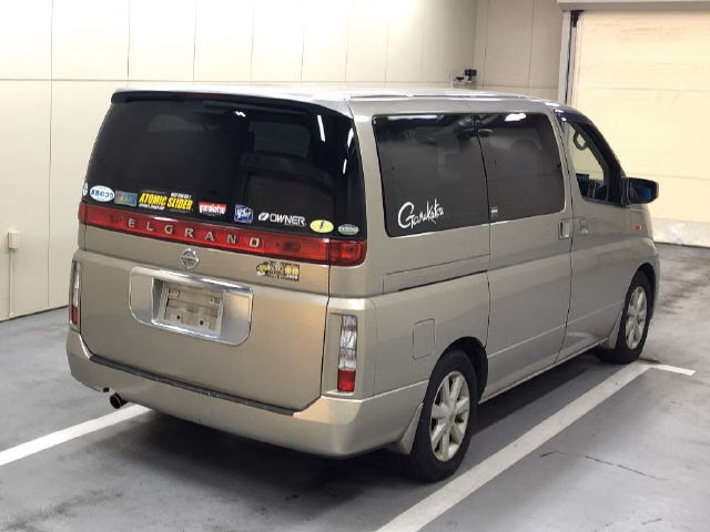 NISSAN ELGRAND