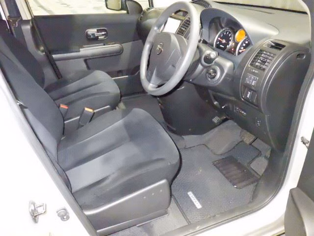 NISSAN LAFESTA
