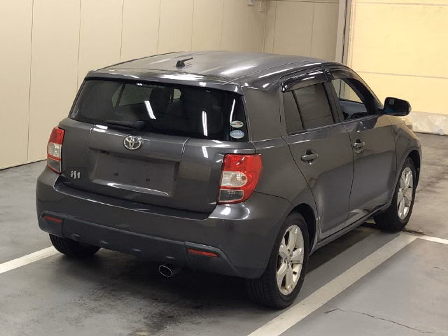 TOYOTA IST