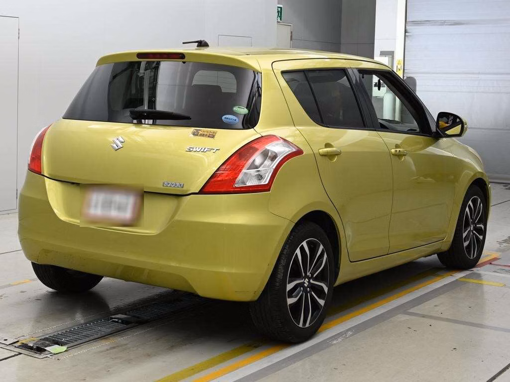 SUZUKI SWIFT