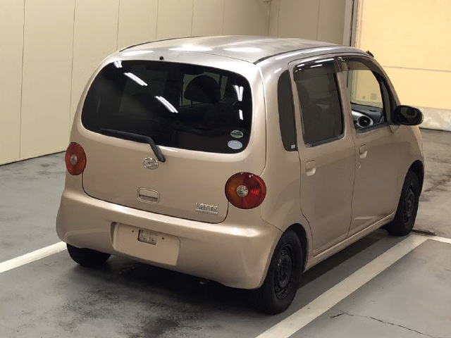 DAIHATSU MOVE LATTE