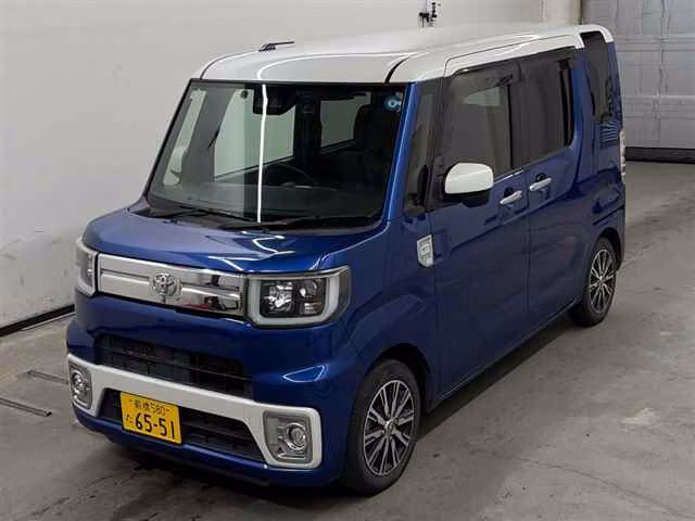 TOYOTA PIXIS MEGA