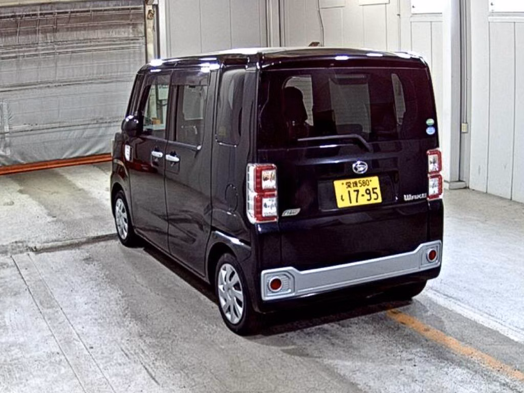 DAIHATSU WAKE