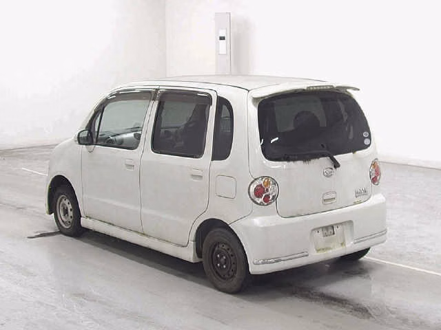 DAIHATSU MOVE LATTE