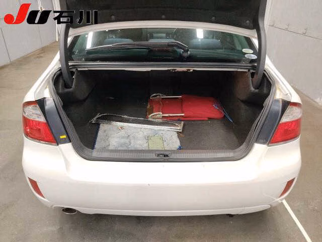 SUBARU LEGACY B4
