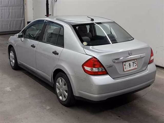NISSAN TIIDA LATIO