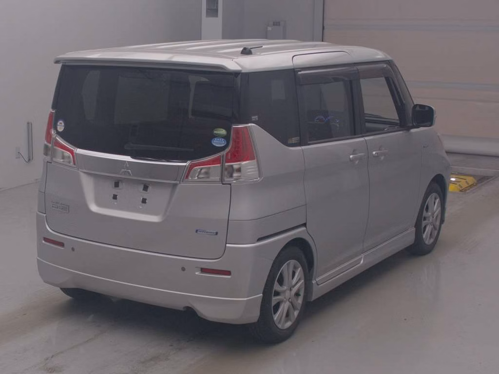 MITSUBISHI DELICA D:2