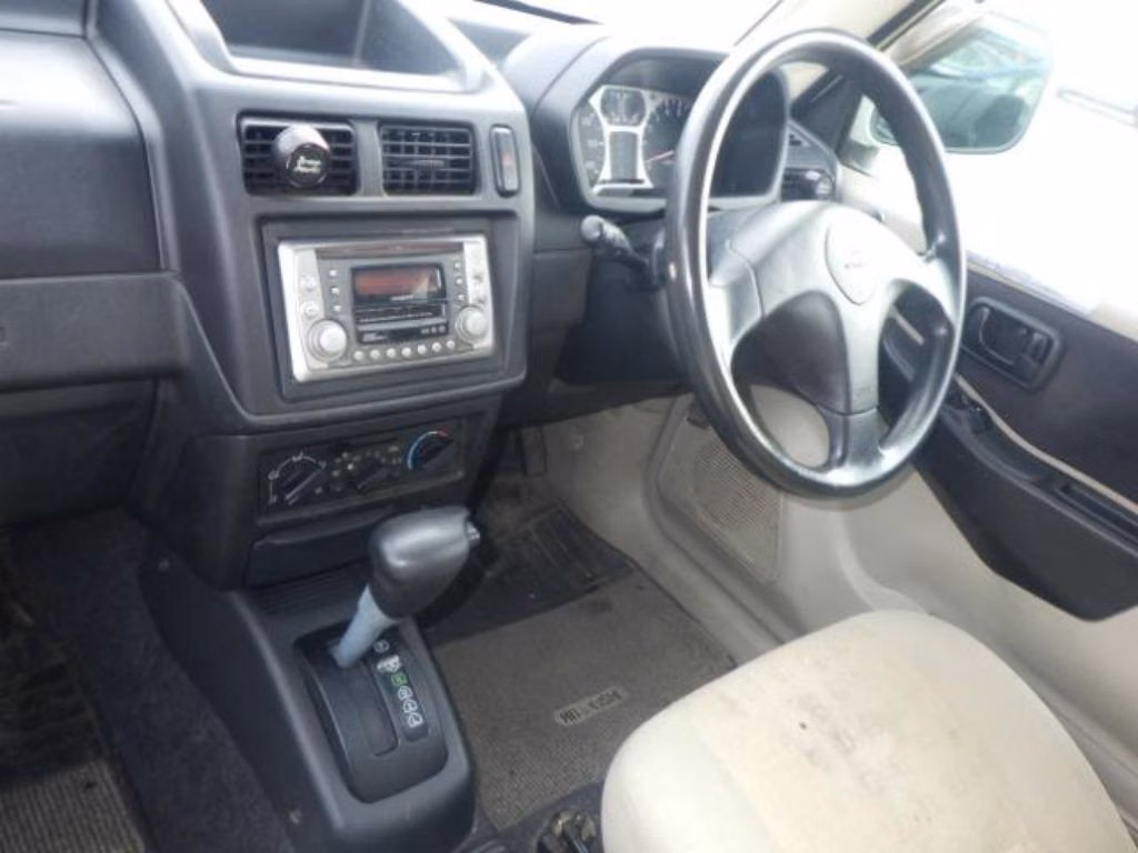 MITSUBISHI PAJERO MINI
