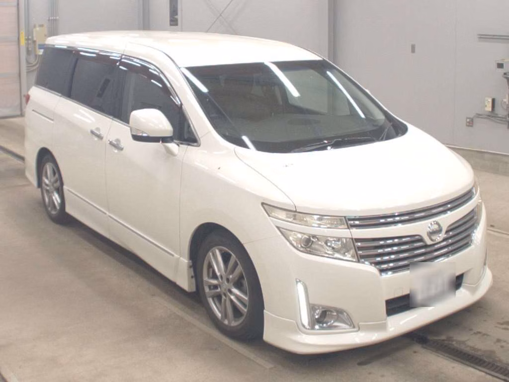 NISSAN ELGRAND