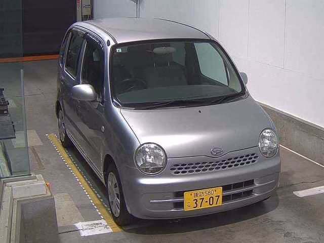 DAIHATSU MOVE LATTE
