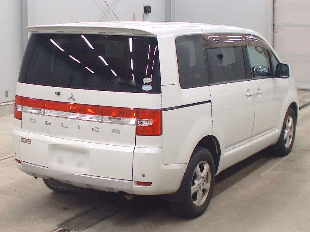MITSUBISHI DELICA D:5
