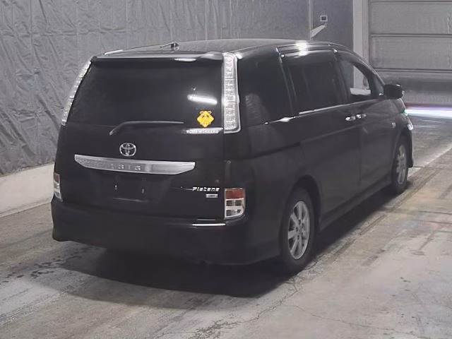TOYOTA ISIS