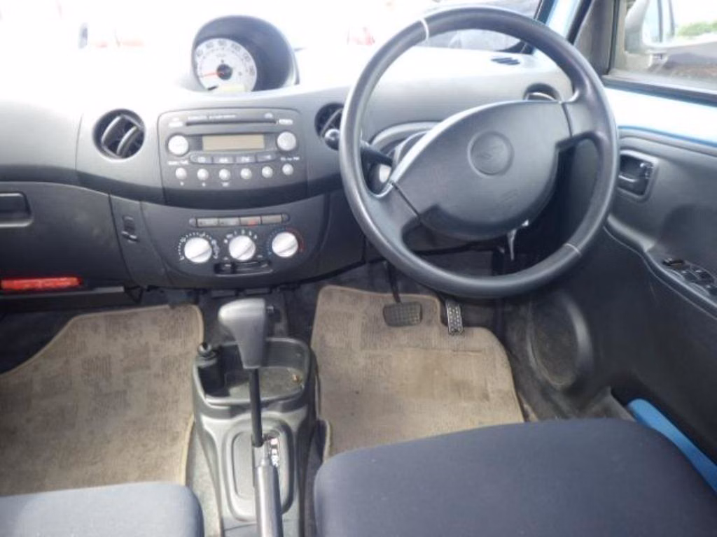 DAIHATSU ESSE