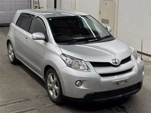 TOYOTA IST