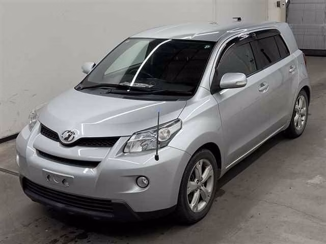 TOYOTA IST