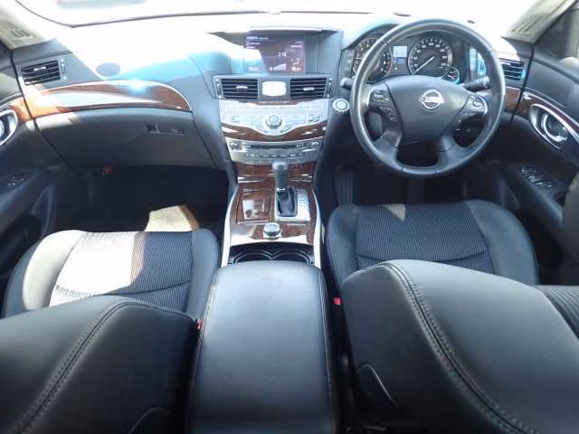 NISSAN FUGA